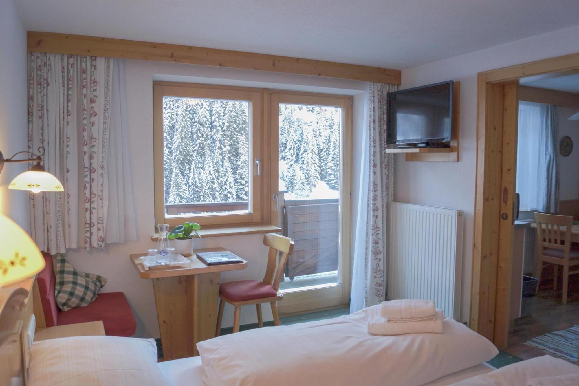 Apartpension Schollberg Sankt Anton am Arlberg Extérieur photo