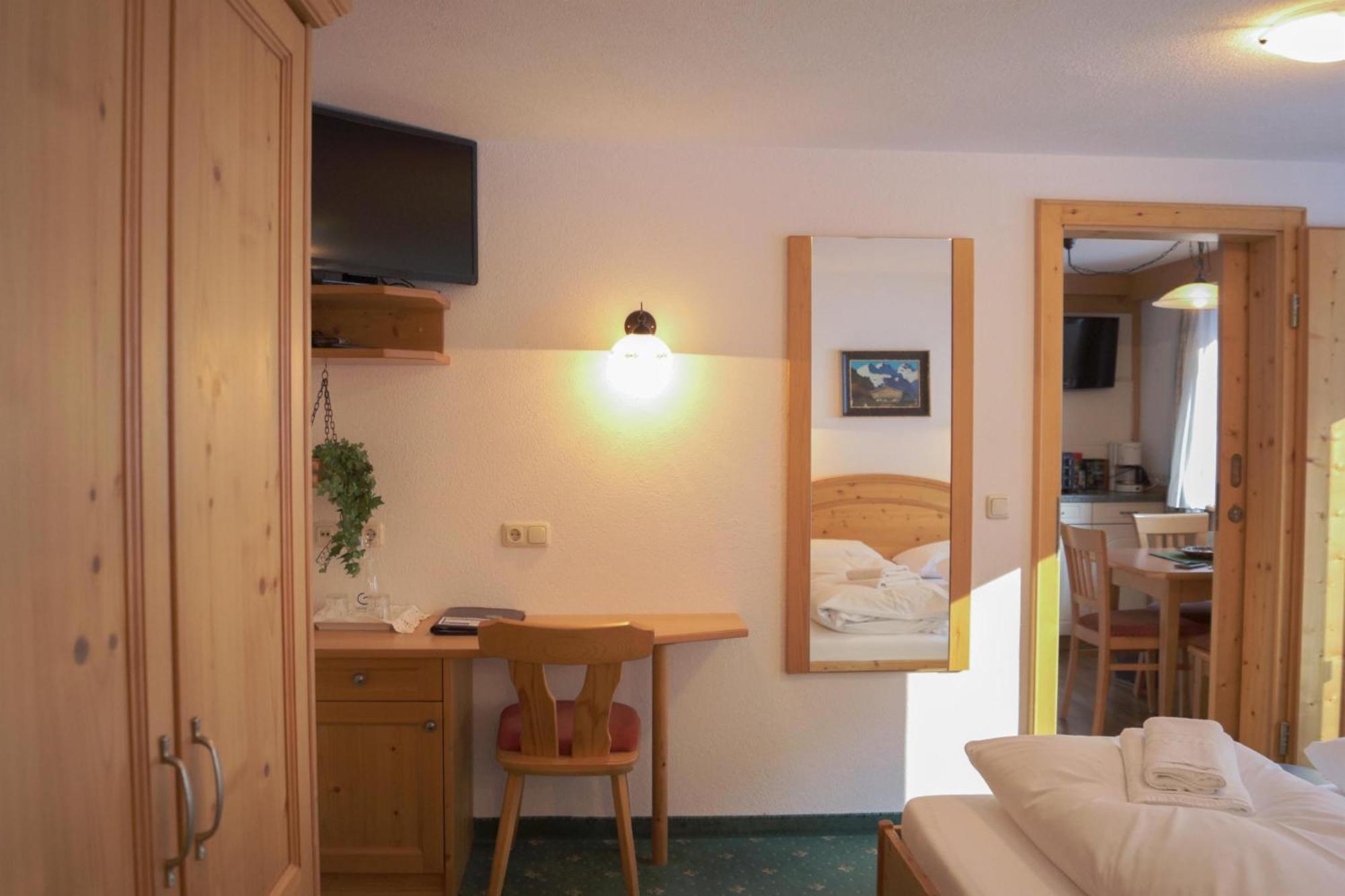 Apartpension Schollberg Sankt Anton am Arlberg Extérieur photo